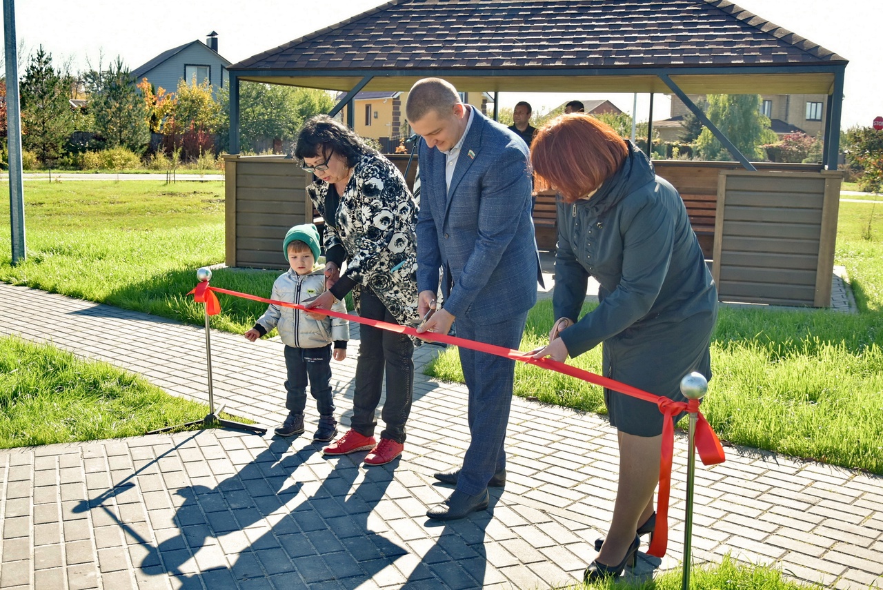 Торжественное открытие площадки на переулке Кольцевой в Новосадовом.